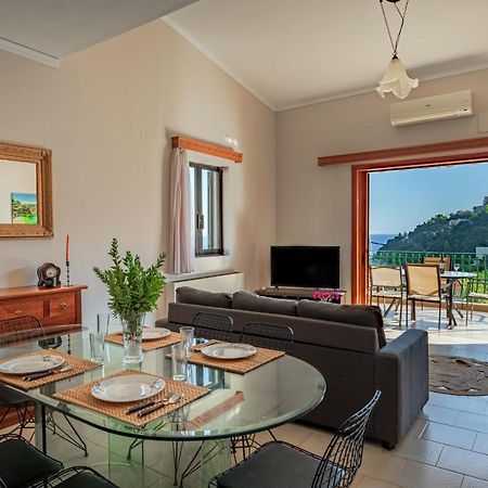 Golden Flower'S Apartment Порос Экстерьер фото