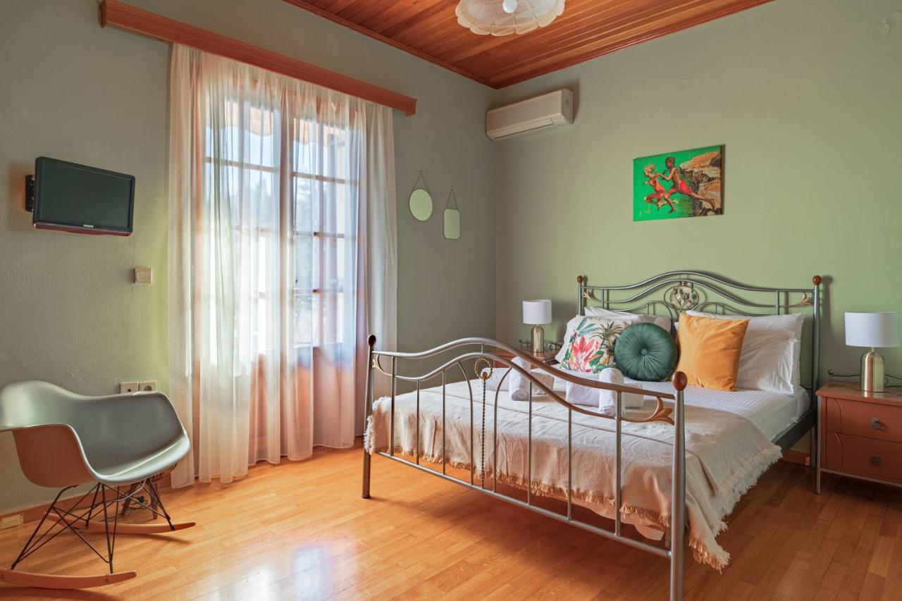 Golden Flower'S Apartment Порос Экстерьер фото