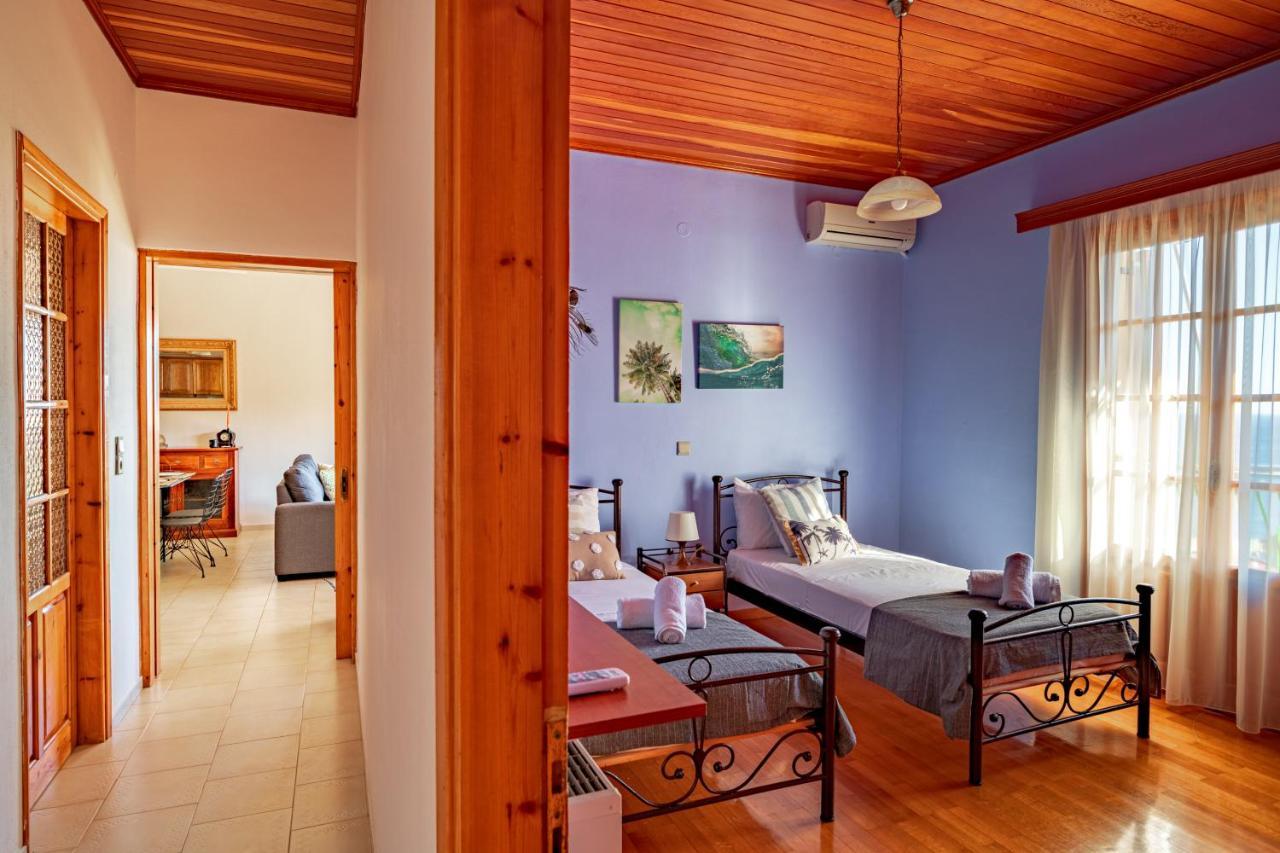 Golden Flower'S Apartment Порос Экстерьер фото